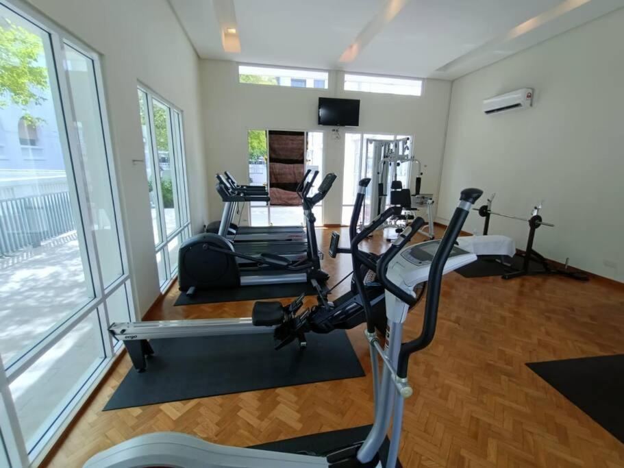2Beds Seaview Straits Quay Comes With Carpark And Hothub Bagan Jermal Esterno foto