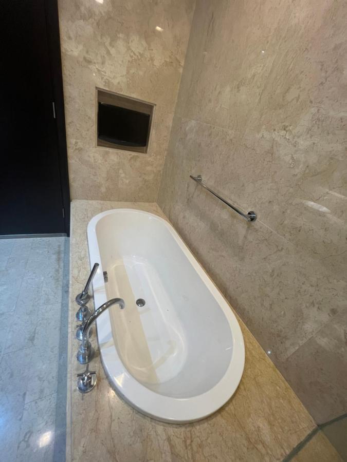 2Beds Seaview Straits Quay Comes With Carpark And Hothub Bagan Jermal Esterno foto