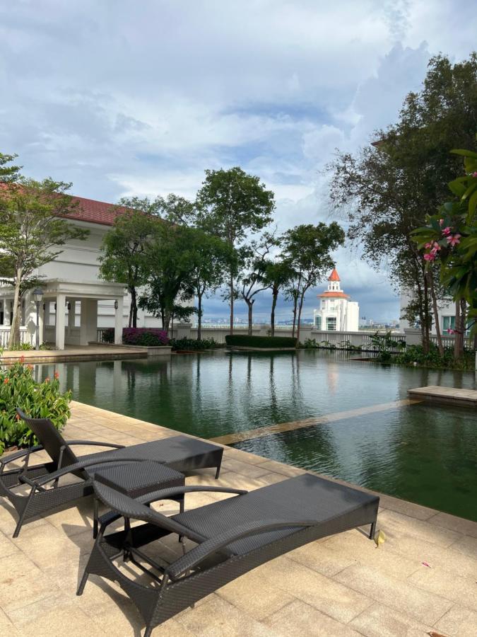 2Beds Seaview Straits Quay Comes With Carpark And Hothub Bagan Jermal Esterno foto