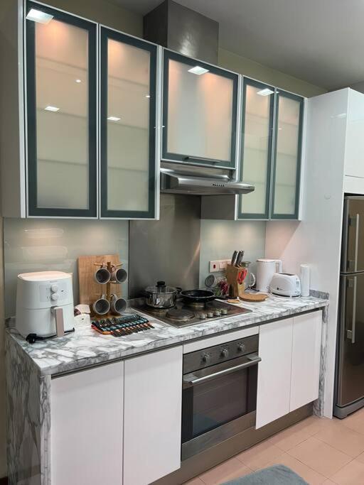 2Beds Seaview Straits Quay Comes With Carpark And Hothub Bagan Jermal Esterno foto