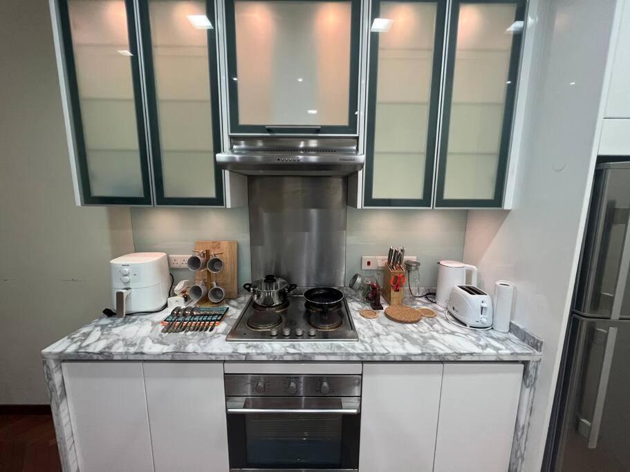 2Beds Seaview Straits Quay Comes With Carpark And Hothub Bagan Jermal Esterno foto